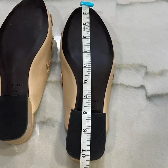 Cole Haan Mules Size 9 Beige Floral Embellished Mules