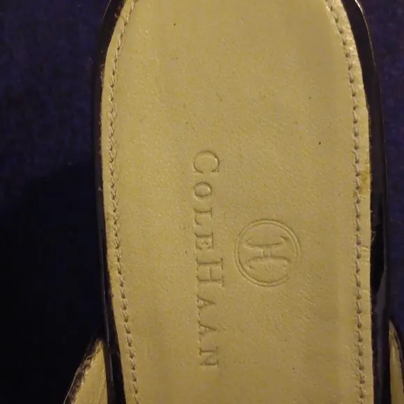 Cole Haan Patent Leather closed toe kitten heels. Size 8B