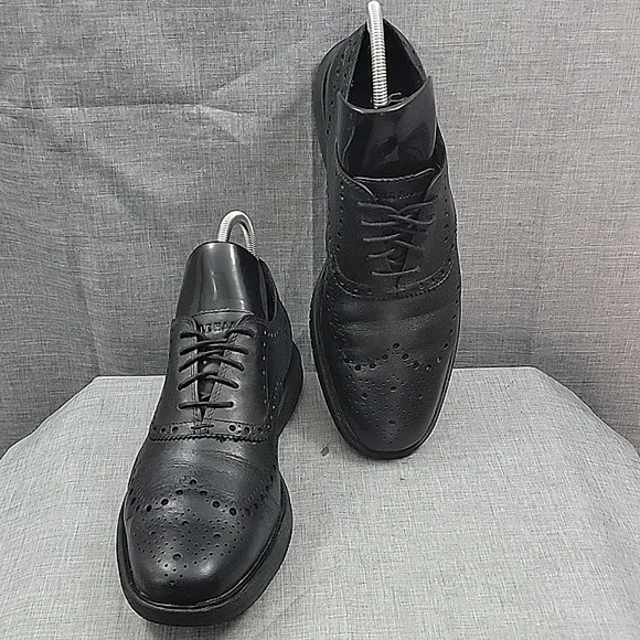 Cole Haan Shoes for Crews Black wingtip oxfords C34021 men's SZ 10.5