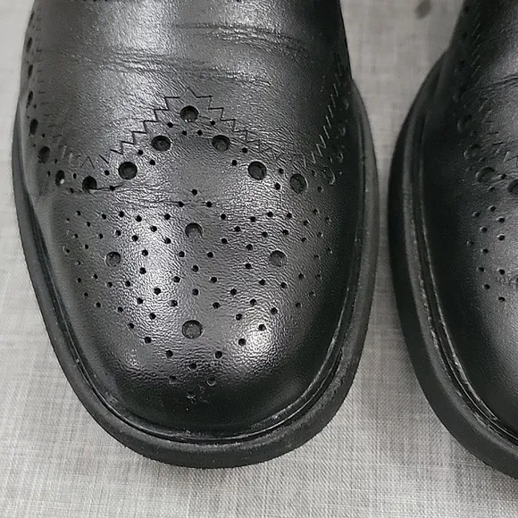 Cole Haan Shoes for Crews Black wingtip oxfords C34021 men's SZ 10.5