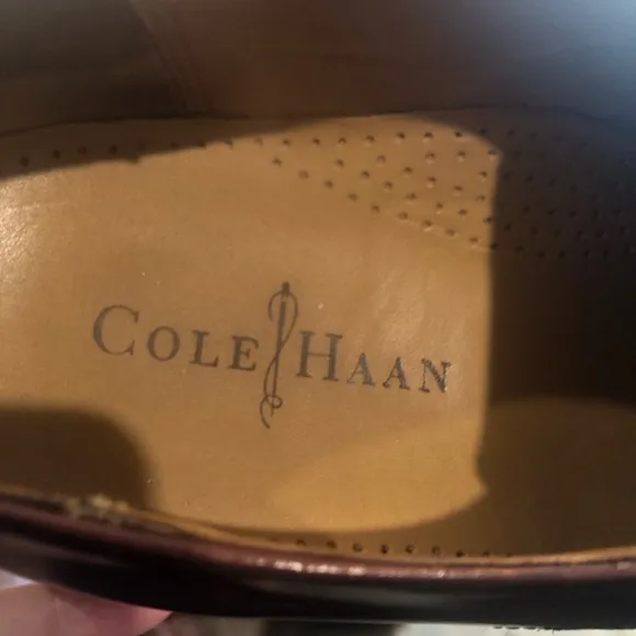 Cole Haan Size 9.5 oxblood lace up oxfords. Classic career leather closet staple
