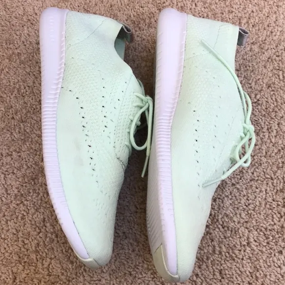 ColeHaan 2 Zerogrand wingtip knit Jersey oxfords in pale green. Womens 10B.