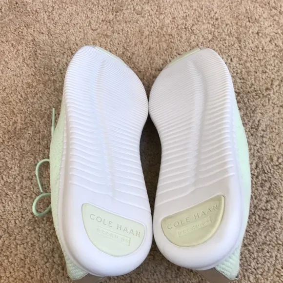 ColeHaan 2 Zerogrand wingtip knit Jersey oxfords in pale green. Womens 10B.