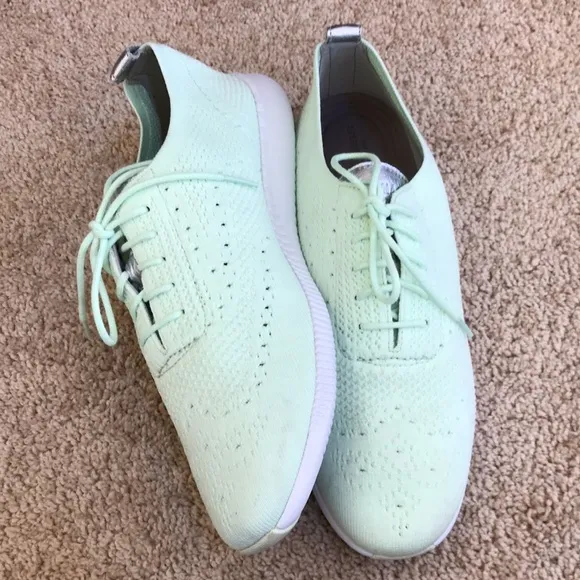 ColeHaan 2 Zerogrand wingtip knit Jersey oxfords in pale green. Womens 10B.