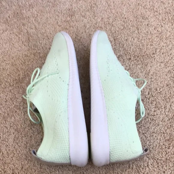 ColeHaan 2 Zerogrand wingtip knit Jersey oxfords in pale green. Womens 10B.