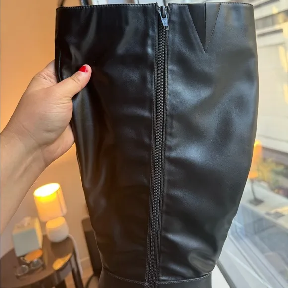 Comfortview Poloma Extra Wide Calf Knee-High Boot Black Kitten Heel (9WW)
