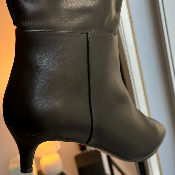 Comfortview Poloma Extra Wide Calf Knee-High Boot Black Kitten Heel (9WW)