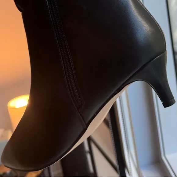 Comfortview Poloma Extra Wide Calf Knee-High Boot Black Kitten Heel (9WW)