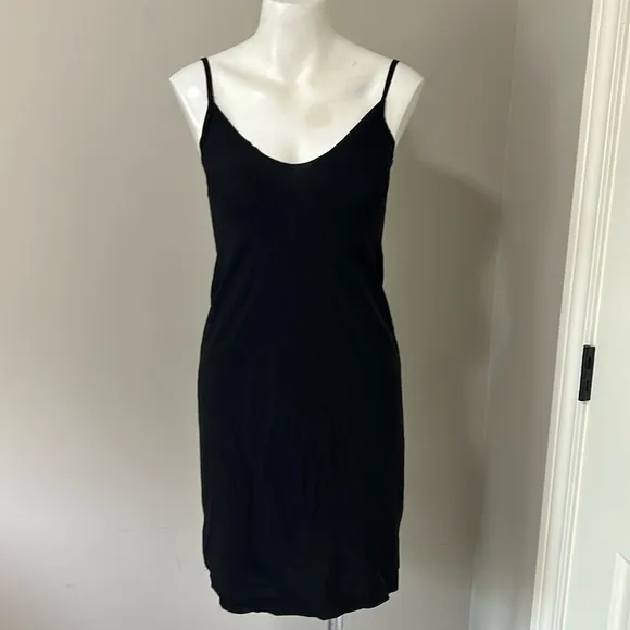 Commando Shapewear Women's Tailored Slip Black Adjustable Scoop Neck Sz S/M