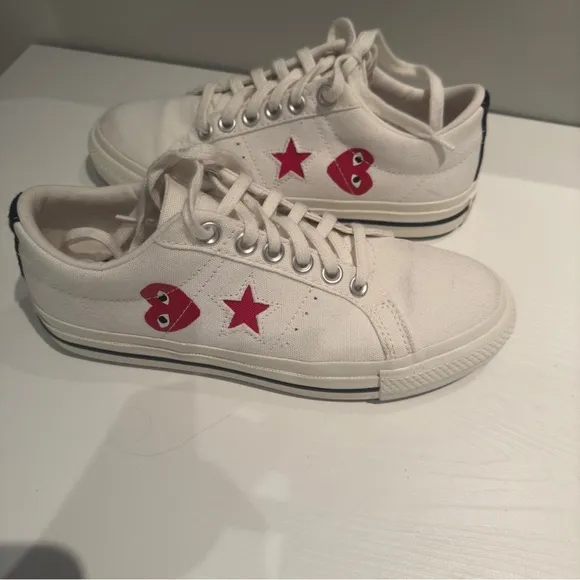 Converse x Comme des Gar ons PLAY One Star/Heart Size Ladies  7 Men’s 5.5