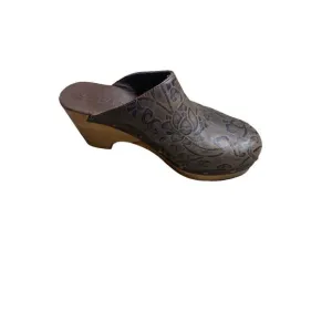 CORDANI WOMEN'S RARE RETRO DARK BROWN EMBOSSED LEATHER WOODEN CLOGS SZ 38/7.5