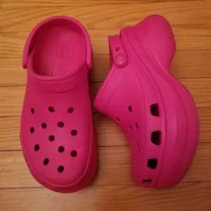 Crocs 8 Hot Pink Platform Iconic Comfort Clogs Sandals Slip On Shoes Barbiecore