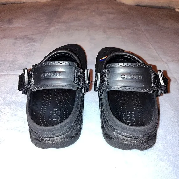 CROCS BOYS DUET MAX II CLOGS WITH ADJUSTABLE STRAPS