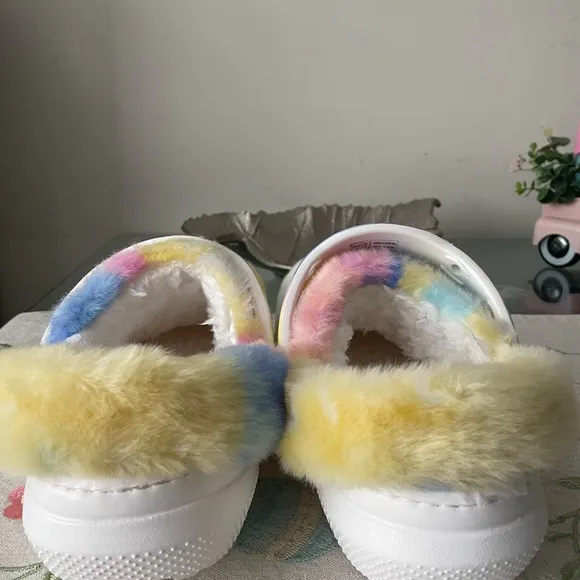 🩷💛Crocs- Brand New Classic Fur Sure Adult Faux-Fur Clogs