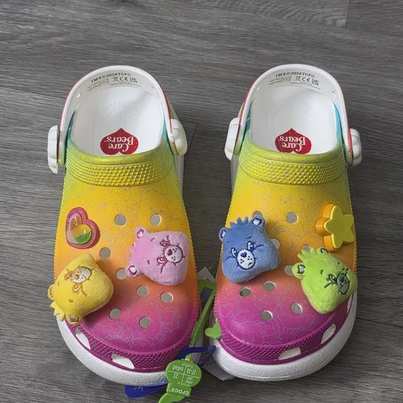 Crocs Care Bears Crush Clog Size M5 W7 Multicolor Light Up S'allume