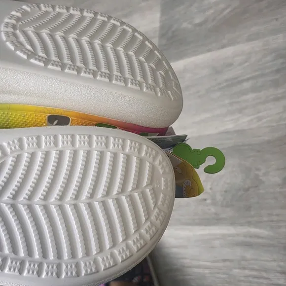 Crocs Care Bears Crush Clog Size M6 W8 Multicolor Light Up S'allume