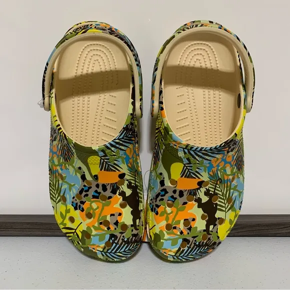 CROCS Classic Far Out Clogs-Size J6 NWT