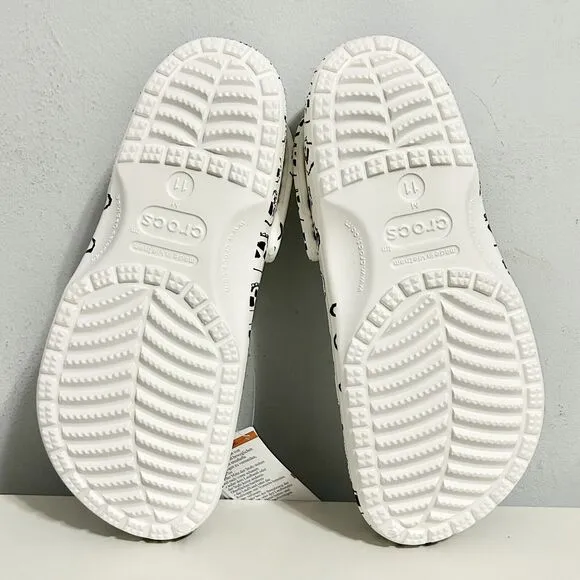 Crocs Classic Men’s Size 12 Skull Print White Black Comfort Clogs