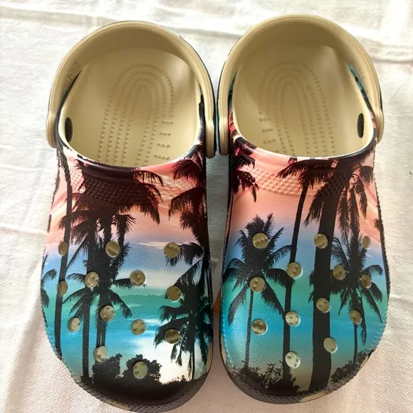 Crocs Classic Retro Resort Clog Palm trees Pink Turq Black SZ 7 NWT