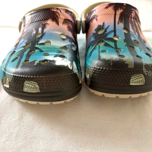 Crocs Classic Retro Resort Clog Palm trees Pink Turq Black SZ 7 NWT