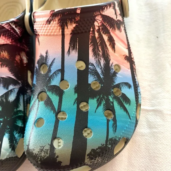 Crocs Classic Retro Resort Clog Palm trees Pink Turq Black SZ 7 NWT