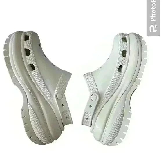 Crocs Classic Unisex White Mega Crush Clog 10 W 8 M