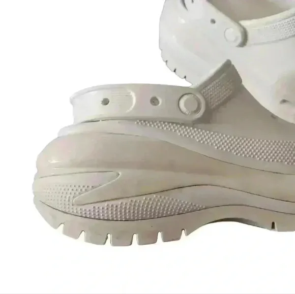 Crocs Classic Unisex White Mega Crush Clog 10 W 8 M
