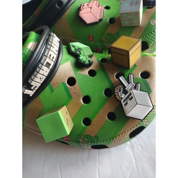 Crocs Clog Men's 6 Woman 8 Green Minecraft Elevated 208472-90H Green Gamer Comfy