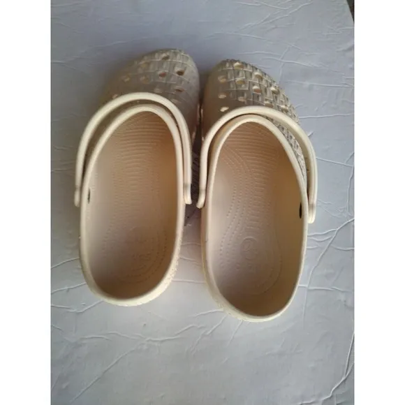 CROCS clogs man's 12 beige VANILLA/IVORY CLASSIC CROCSKIN travel vacation lounge