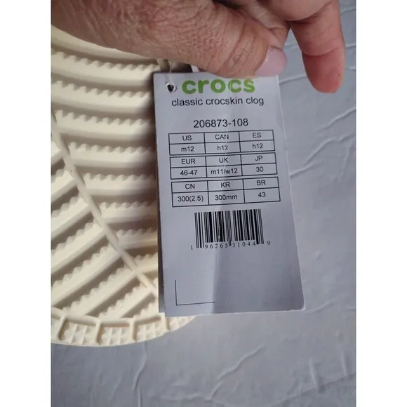 CROCS clogs man's 12 beige VANILLA/IVORY CLASSIC CROCSKIN travel vacation lounge