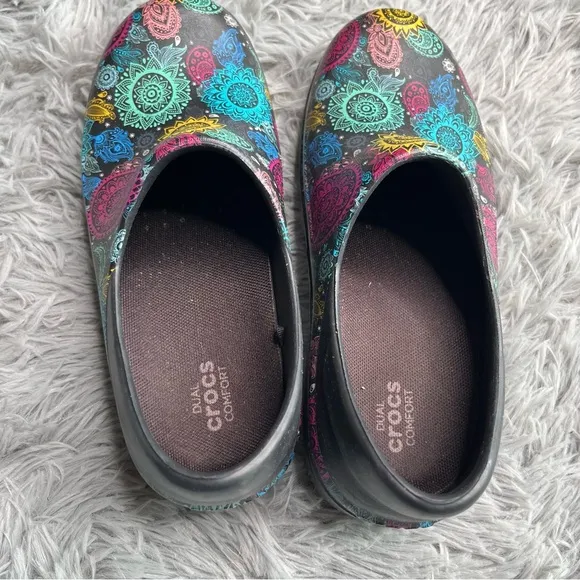 Crocs Clogs Womens Size 7 Dual Comfort Neria Pro II Paisley Print Nurse