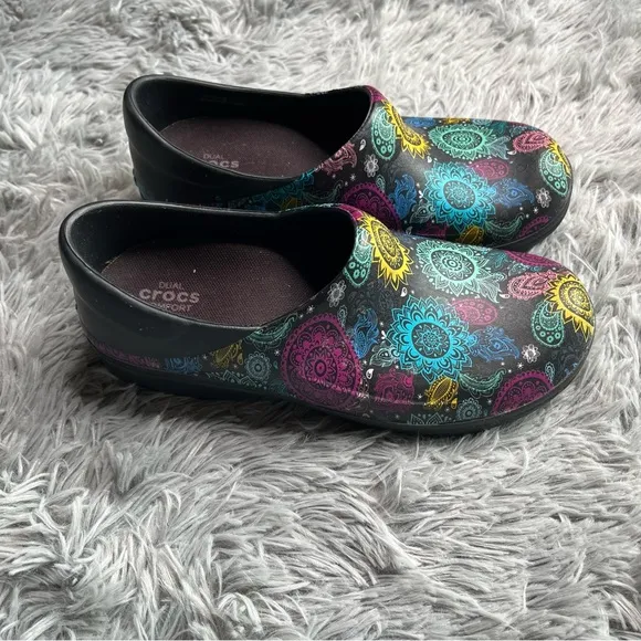 Crocs Clogs Womens Size 7 Dual Comfort Neria Pro II Paisley Print Nurse