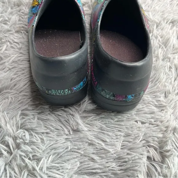 Crocs Clogs Womens Size 7 Dual Comfort Neria Pro II Paisley Print Nurse