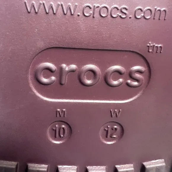 Crocs Furever Crush Lined Platform Clogs Dark Cherry Size M-10/W-12 Unisex