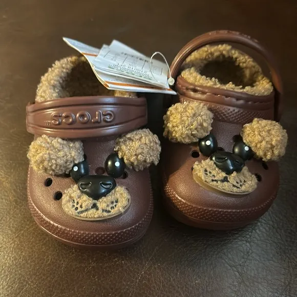 Crocs | I Am Fur-Lined Brown Bear Clogs  | Toddler/Little Kids Size: 4