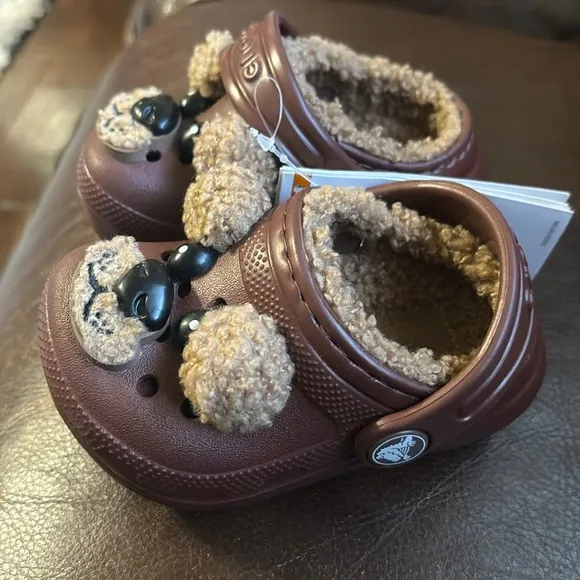 Crocs | I Am Fur-Lined Brown Bear Clogs  | Toddler/Little Kids Size: 4