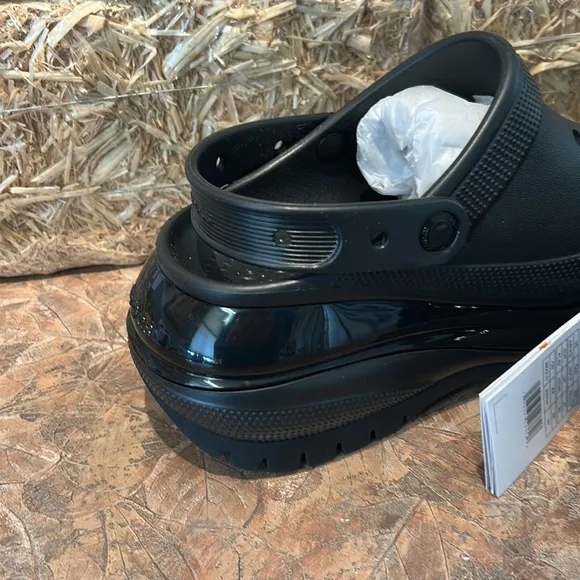 CROCS MEGA CRUSH CLOGS