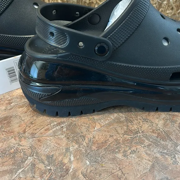 CROCS MEGA CRUSH CLOGS