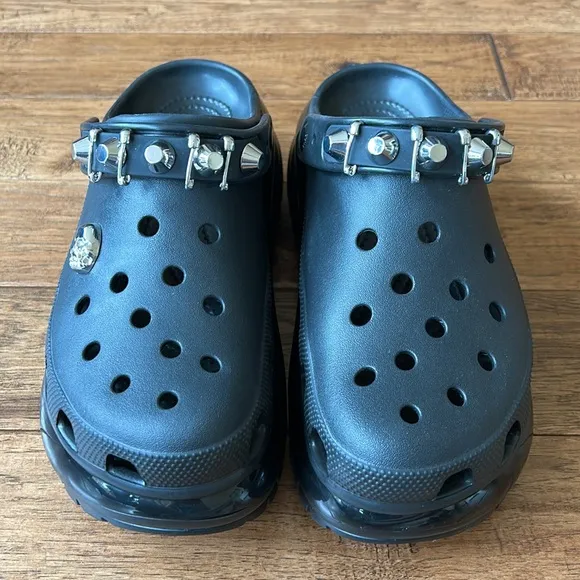 Crocs Mega Crush Rebel Rebel Clogs Black Studded Unisex Size Mens 9 Womens 11