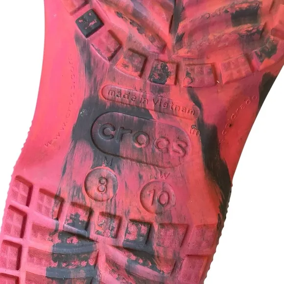 CROCS Men’s Classic Marbled Clog Red Black 8
