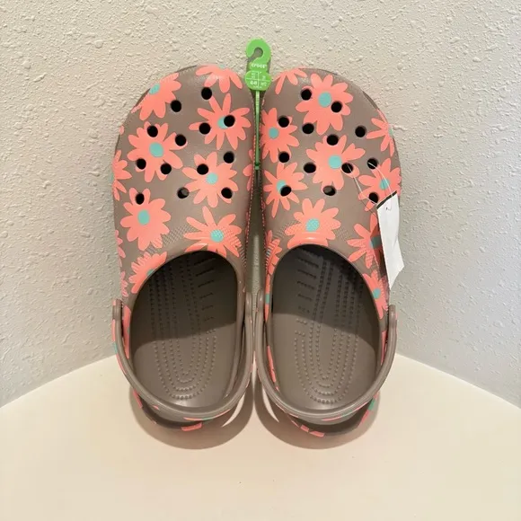 Crocs Men’s Classic Retro Resort Floral Mushroom Salmon Clogs Size 13 NWT