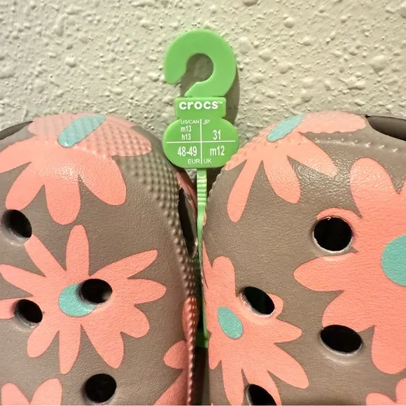 Crocs Men’s Classic Retro Resort Floral Mushroom Salmon Clogs Size 13 NWT
