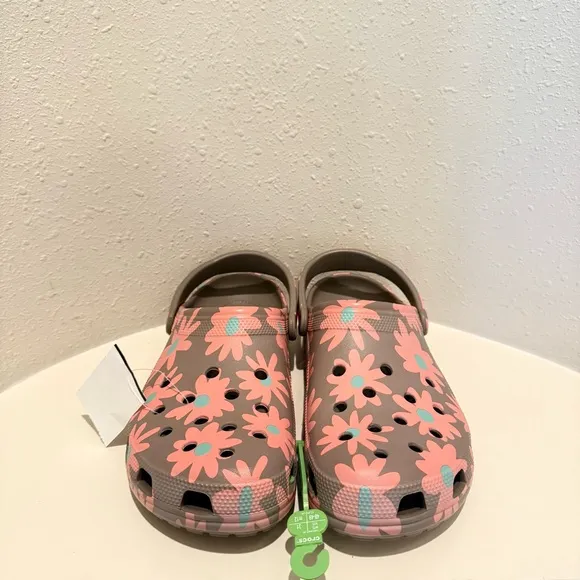 Crocs Men’s Classic Retro Resort Floral Mushroom Salmon Clogs Size 13 NWT