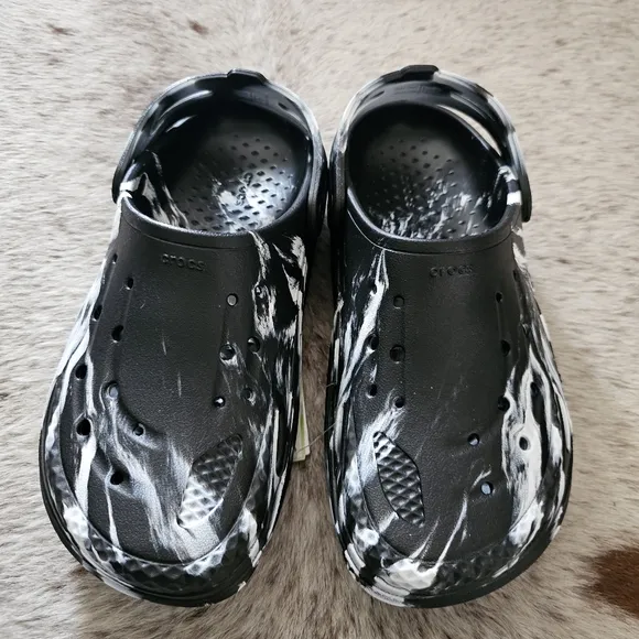 CROCS Off Grid Unisex Marbled Clogs Men Size 9/Women Size 11 Black &amp; White NEW