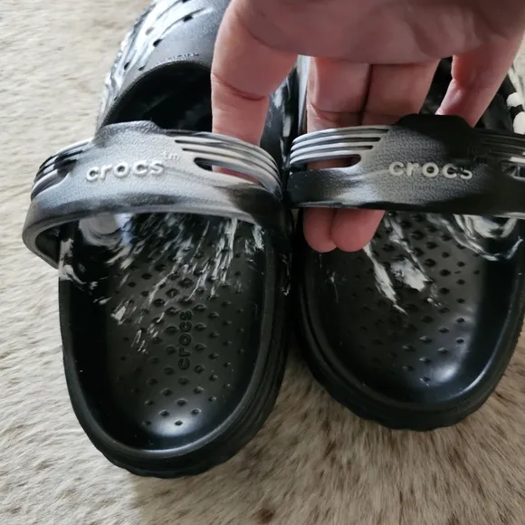 CROCS Off Grid Unisex Marbled Clogs Men Size 9/Women Size 11 Black &amp; White NEW