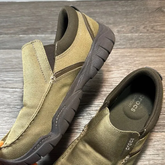 CROCS Tan Loafers Slip-Ons Casual Comfort men’s size 10 (b113)