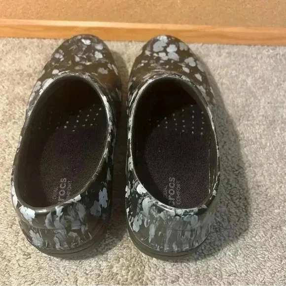 Crocs Women Size 8 Black Floral Neria Pro II Graphic Clog Comfort Footwear