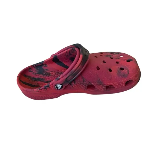 CROCS Women’s Classic Marbled Clog Red Black 10