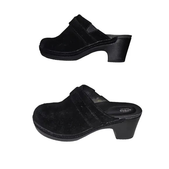 Crocs Women's Sarah Black Suede Clogs Size 7
