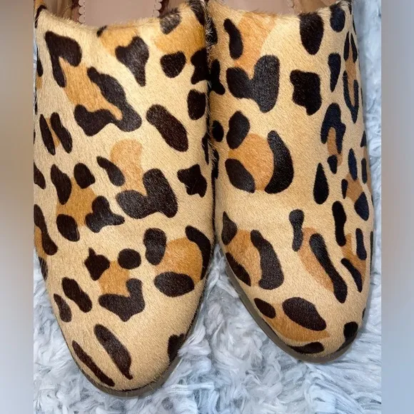 Crown &amp; Ivy Cheetah Print Kylie Low Heel Mules Faux Calf hair EUC size 6.5